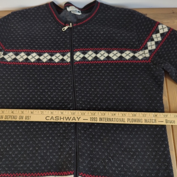 Scottish Terrier Cardigan Sweater (relaxed fit) - Picture 9 of 12